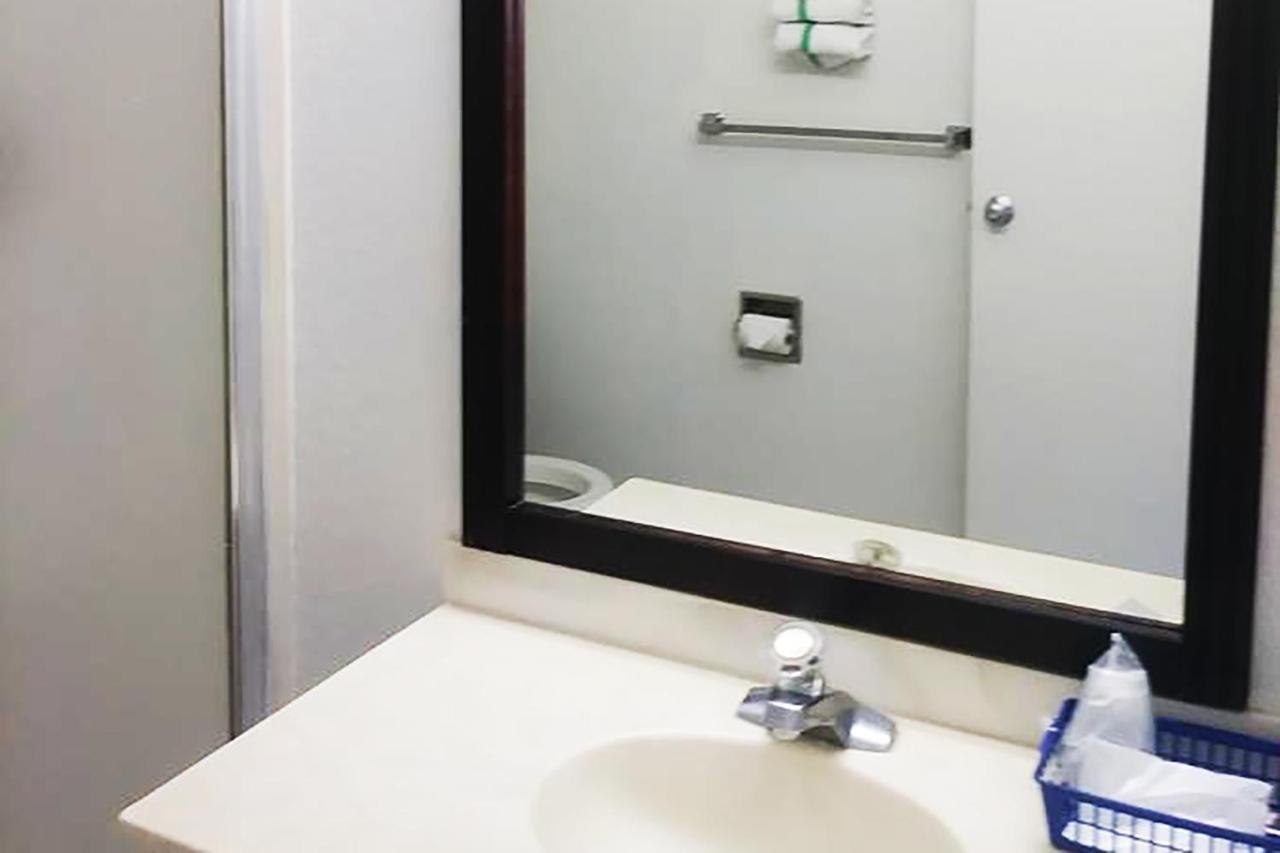 Port City Motel Mobile Bagian luar foto